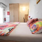 Apartmaji Sobe Zvezda Lägenhet Pobegi