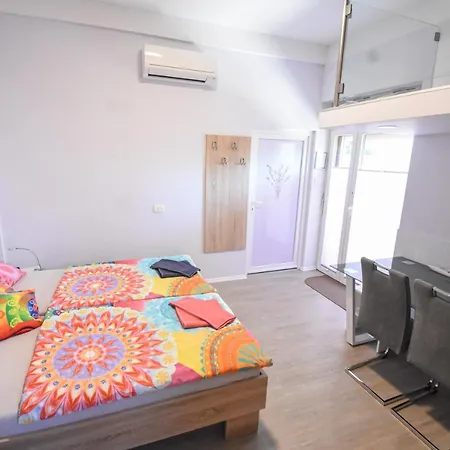 Apartmaji Sobe Zvezda *