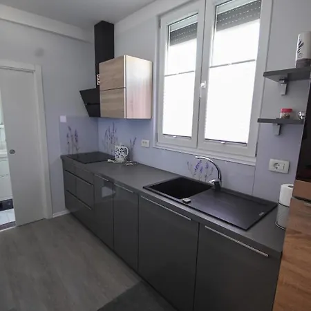 Apartmaji Sobe Zvezda *