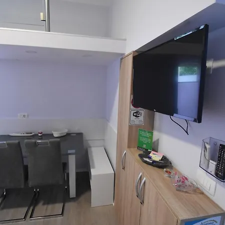 Apartmaji Sobe Zvezda *