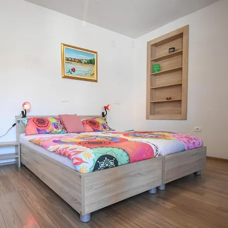 Apartment Apartmaji Sobe Zvezda *