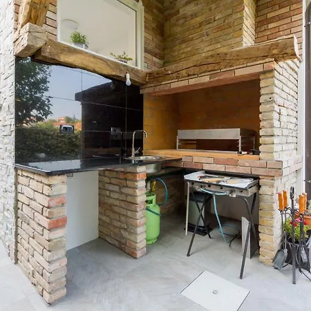 Apartmaji Sobe Zvezda Apartment Pobegi