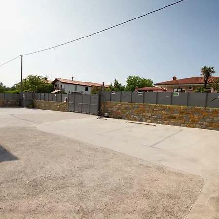 Apartmaji Sobe Zvezda Pobegi