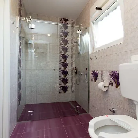 Apartmaji Sobe Zvezda Apartment Pobegi