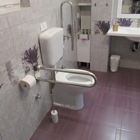 Apartment Apartmaji Sobe Zvezda *