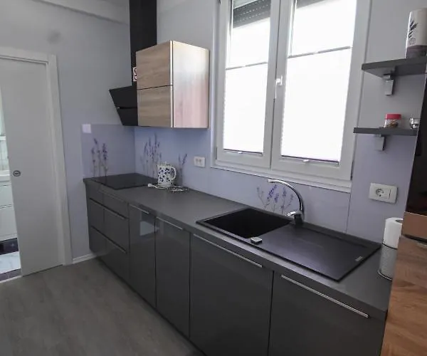 Apartmaji Sobe Zvezda *
