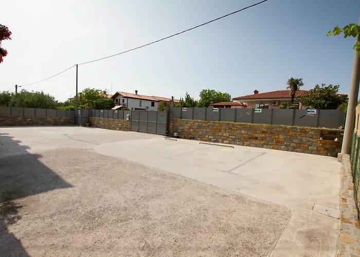 Apartmaji Sobe Zvezda Pobegi